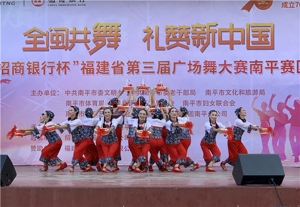 1572854554204918.jpg 舞台表演1.jpg