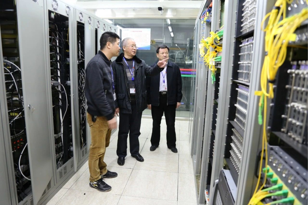 曾昭瑜2.jpg 曾昭瑜2.jpg