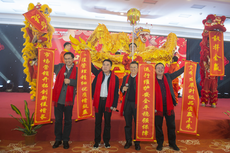 第一个节目_副本.jpg 第一个节目_副本.jpg