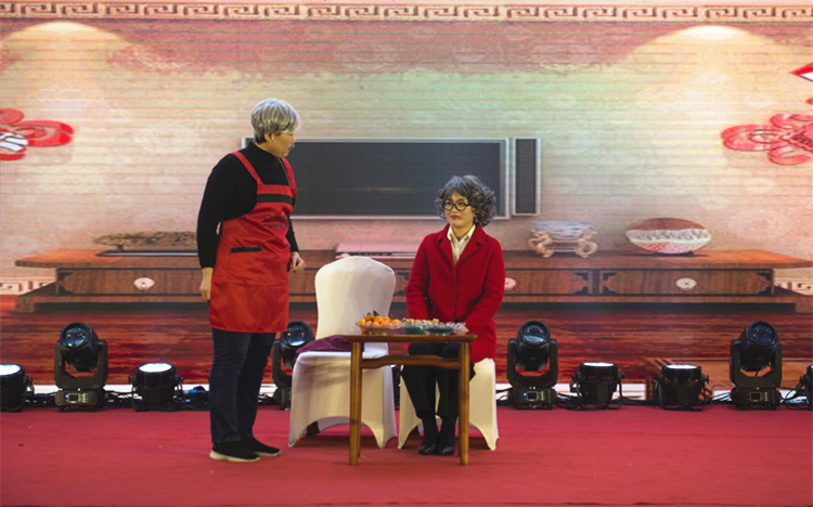 第三个节目_副本.jpg 第三个节目_副本.jpg