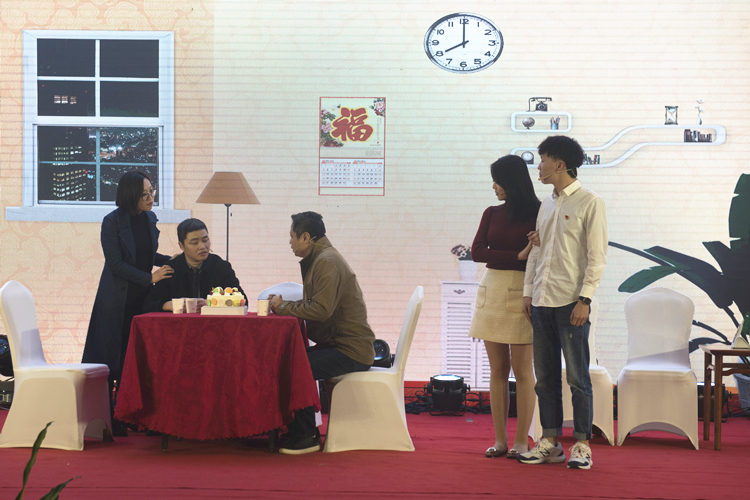 第八个节目_副本.jpg 第八个节目_副本.jpg