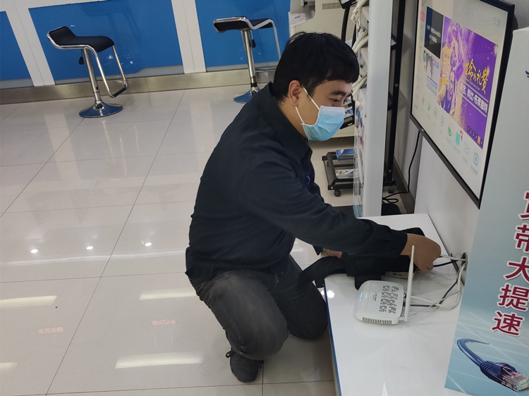 李凌-1.jpg 李凌-1.jpg