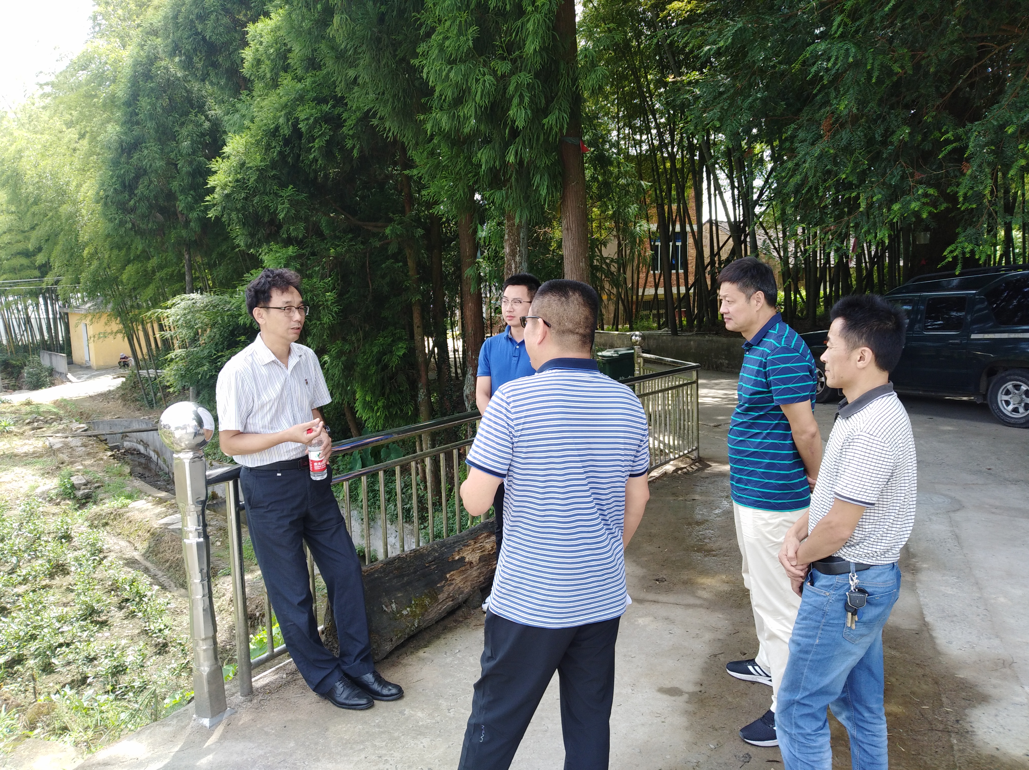 林君清常务副总经理现场听取分公司联网工作推进方案、联网工程县-乡财政补助以及网络建设工程造价等情况汇报.jpg 林君清常务副总经理现场听取分公司联网工作推进方案、联网工程县-乡财政补助以及网络建设工程造价等情况汇报.jpg