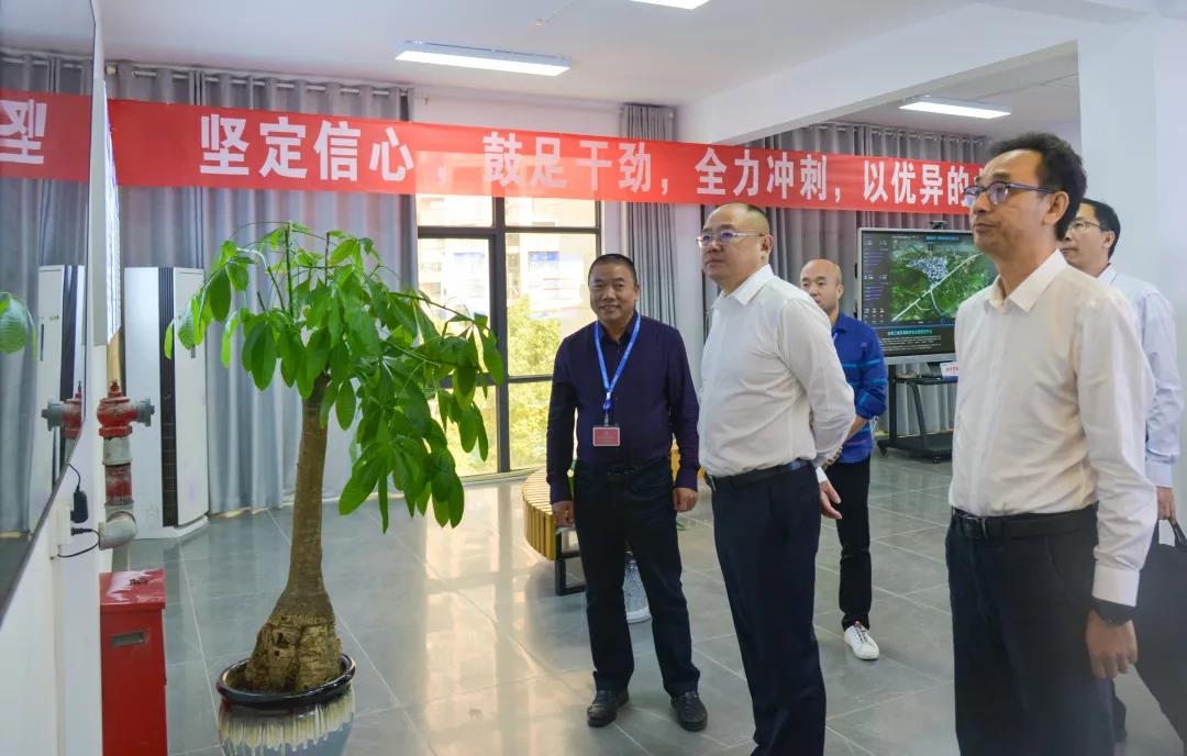 蔡琳总经理听取霞浦分公司“百日冲刺”劳动竞赛工作汇报.jpg 蔡琳总经理听取霞浦分公司“百日冲刺”劳动竞赛工作汇报.jpg