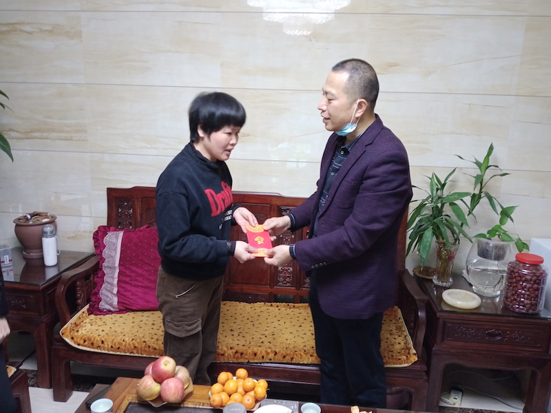 龙岩分公司领导赴永定慰问困难职工+阙福荣+13860255505+是附图3.jpg 龙岩分公司领导赴永定慰问困难职工+阙福荣+13860255505+是附图3.jpg