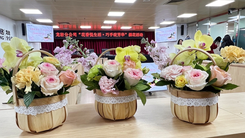 插花成品_副本.jpg 插花成品_副本.jpg