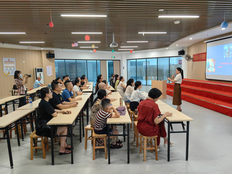 2--钟秀琴担任公益国学志工骨干老师_副本.jpg 2--钟秀琴担任公益国学志工骨干老师_副本.jpg