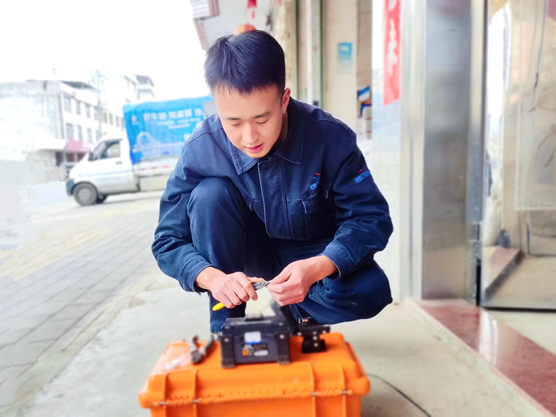 5--黄玮儒自动请缨光改到户_副本.jpg 5--黄玮儒自动请缨光改到户_副本.jpg