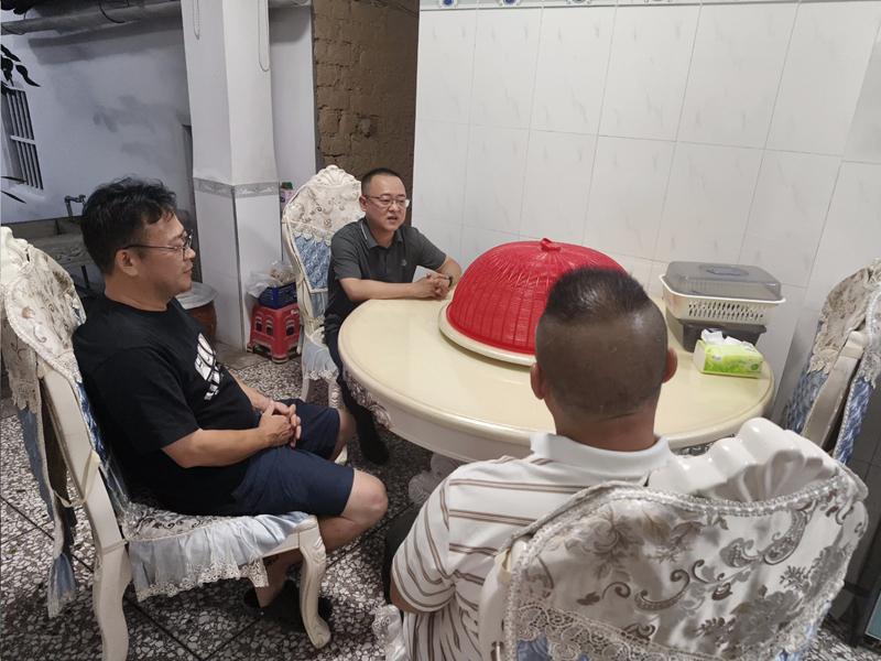 2--永定分公司党支部书记、副总经理(主持工作)李政到老党员江果良家中家访_副本.jpg 2--永定分公司党支部书记、副总经理(主持工作)李政到老党员江果良家中家访_副本.jpg